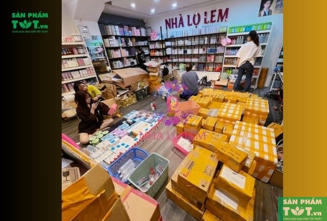 Nhà Lọ Lem luôn cập nhật đa dạng các mẫu son