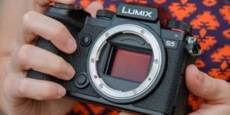 Top 3 Máy ảnh Lumix chính hãng giả cả hợp lý chất lượng nhất
